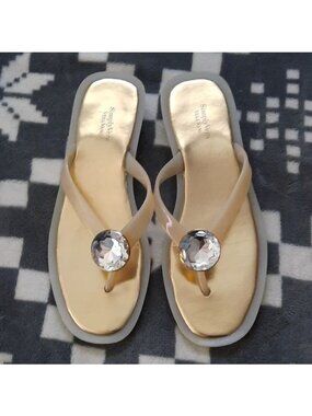 Simply Vera Vera Wang Beige Diamond EmbellishmentFlip Flop Sandals Size 7